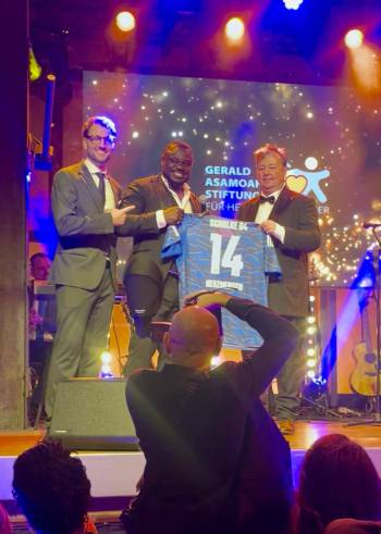 2025-11-14_Herzmensch_9_original_copy_1