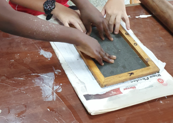 Papierschöpfung/Paper making