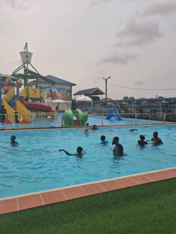 Teen_club_water_park_3_original