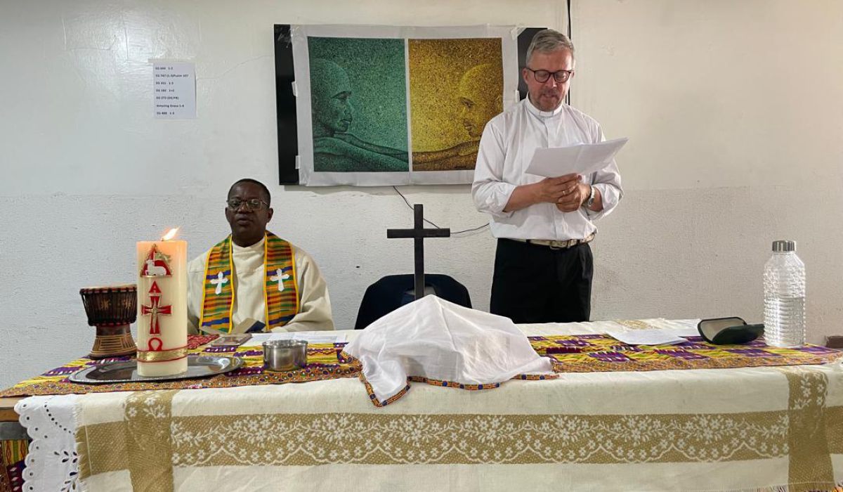 Summer Service under Palm Trees – The Protestant Congregation at the GISA Swiss Club
